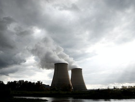 "تفاقم أزمة الكهرباء".. فرنسا تُرجئ تشغيل 5 مفاعلات نووية