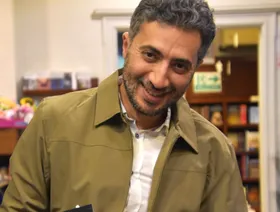 طلال فيصل: "جنون مصري قديم" نموذج لما تفعله السلطة بالمهووسين بها