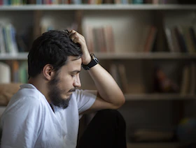 الاضطراب الاكتئابي المستمر.. الأعراض والأسباب وطرق الوقاية 