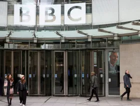 انتقادات تحرير خطاب لترمب وحرب غزة تدفعان مدير عام BBC إلى الاستقالة