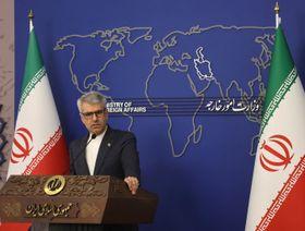 إيران تشدد على رفض المفاوضات المباشرة مع واشنطن وتتوعد بـ"عواقب" حال إعادة العقوبات