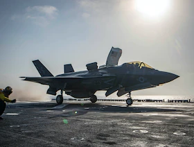"البنتاجون" يمنع طيران عدد من مقاتلات "F-35" بعد حادثة تحطم
