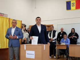 رومانيا.. انتخابات رئاسية معقدة تتأرجح بين نفوذ روسيا والولايات المتحدة