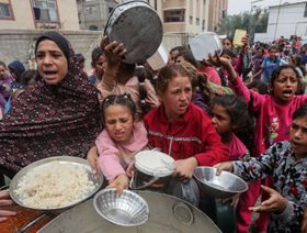 قطاع غزة بعد استئناف الحرب.. قصف وتهجير وأزمة جوع "غير مسبوقة"