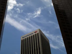 موظفة سابقة تطالب "بنك أوف أميركا" بتعويض مالي عن الوقت المستغرق في فتح حاسوبها