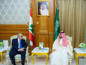 ولي العهد السعودي يستقبل رئيس الوزراء اللبناني