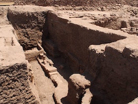 مصر.. الكشف عن قطع أثرية من عصور مختلفة في الأقصر