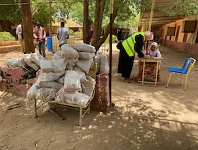 الصليب الأحمر: نلعب دور الوسيط بناءً على طلب طرفي النزاع بالسودان