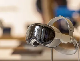 أبل تدرس مستقبل نظارة Vision Pro.. وتطور شاشات بأذرع روبوتية