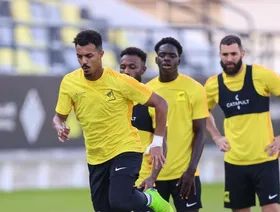 "شعارات سياسية" تلغي مباراة الاتحاد السعودي وساباهان في إيران