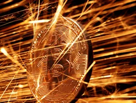 بتكوين تتخطى 107 آلاف دولار للمرة الأولى