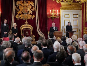 مجلس اعتلاء العرش يعلن تشارلز الثالث ملكاً رسمياً لبريطانيا