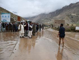 فيضانات مفاجئة تضرب أفغانستان وتودي بحياة 300 شخص
