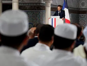 حملة فرنسا ضد "الإخوان".. جدل متصاعد والحكومة تحذر من "مشروع الجماعة"