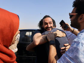 مصر.. السيسي يصدر عفواً رئاسياً عن سجناء بينهم أحمد دومة