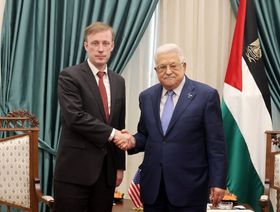 مستشار الرئيس الفلسطيني: لا تقليص لصلاحيات عباس.. ولا نقبل إملاءات خارجية