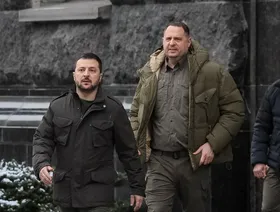 سلطات مكافحة الفساد الأوكرانية تداهم منزل مدير مكتب زيلينسكي