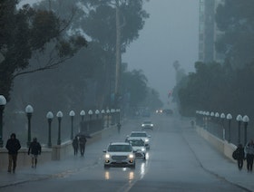 ولاية كاليفورنيا الأميركية تتأهّب لوصول "عاصفة عاتية"