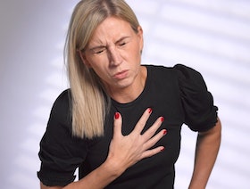 التهاب التأمور.. اضطراب بغشاء القلب يسبب ألماً بالصدر