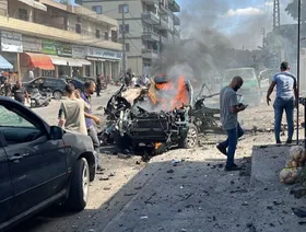 إسرائيل تشن غارات على جنوب لبنان.. وتزعم اغتيال عنصر بارز بـ"حزب الله"
