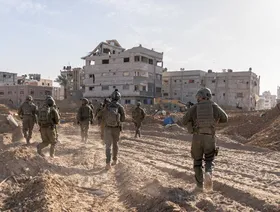 عام على حرب غزة.. صراع إقليمي يتسع وقتال يتواصل بلا أفق للنهاية