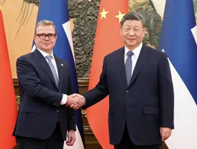 الصين تؤكد انفتاحها على تعميق العلاقات مع أوروبا: شريكان لا خصمان