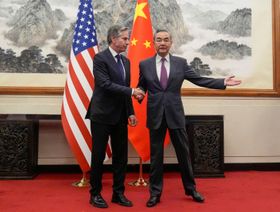 بلينكن في الصين.. واشنطن تأمل في تقدم بالعلاقات وبكين تحذر من "تراكم الخلافات"