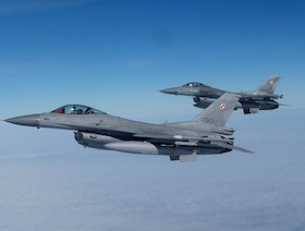 واشنطن وكييف تبحثان تسريع إرسال مقاتلات F-16 لأوكرانيا وتدريب الطيارين