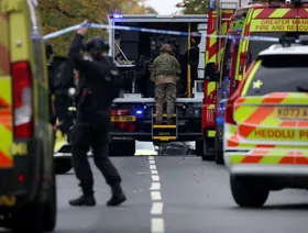 حادث طعن خارج كنيس يهودي بمانشستر.. وستارمر يشدد الحراسة على المعابد