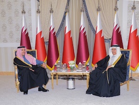 وزيرا خارجية قطر والبحرين يبحثان إنهاء الملفات العالقة