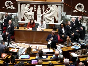 البرلمان الفرنسي يرفض ميزانية 2026 بالإجماع ولوكورنو ينتقد "المعارضة المتطرفة"