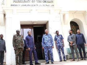 رئيس الوزراء السوداني يتعهد بإعادة إعمار الخرطوم وتحسين الخدمات خلال أشهر