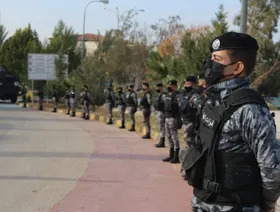 الأردن: سقوط مطلوبين اثنين في مداهمة أمنية لخارجين عن القانون بالرمثا