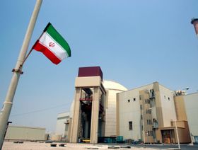 دبلوماسيون: الترويكا الأوروبية تتجه إلى إعادة فرض العقوبات على إيران الخميس