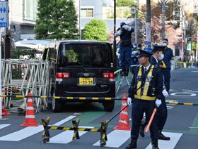 اليابان.. اعتقال شخص بعد اصطدام سيارة بحاجز قرب السفارة الإسرائيلية
