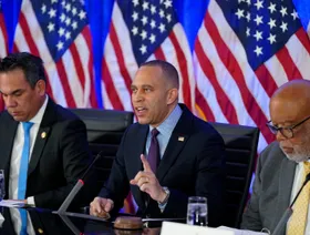 تحركات ديمقراطية في "النواب الأميركي" لمنع ترمب من تكرار سيناريو فنزويلا