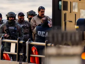 لقاءات القصر وجوازات السفر الدبلوماسية.. ما تفاصيل قضية المخدرات ضد مادورو؟