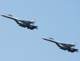 روسيا تجري تدريبات تكتيكية بمقاتلات فوق بحر البلطيق