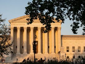 المحكمة العليا الأميركية تنظر في استبعاد ترمب من انتخابات الرئاسة
