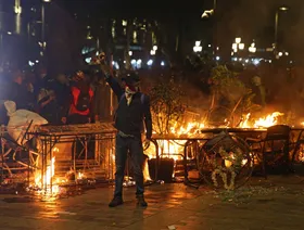 جورجيا.. محتجون يحاولون دخول القصر الرئاسي بالقوة