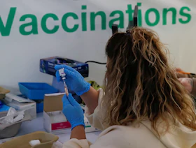 ماذا تعني فعالية اللقاحات ضد كورونا؟