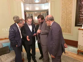 خامنئي: لست متفائلاً ولا متشائماً بالمفاوضات مع واشنطن.. والخطوات الأولى "جرت بشكل جيد"
