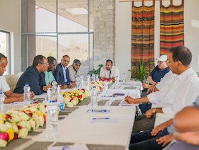 إثيوبيا.. أول اجتماع بين آبي أحمد وقادة تيجراي منذ اتفاق السلام