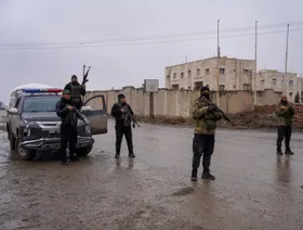 سيناريوهات "الذكاء الاصطناعي" لنقل سجناء "داعش" من سوريا إلى العراق