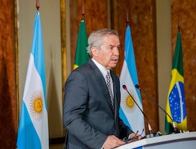 الأرجنتين تندّد بترشيح إيراني متهم بتفجير مركز يهودي وزيراً للداخلية