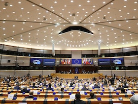 البرلمان الأوروبي يصنف روسيا "راعية للإرهاب".. وموسكو تسخَر