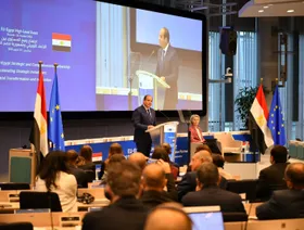 السيسي يدعو أوروبا لزيادة الاستثمار في مصر لـ"دعم استقرار جنوب المتوسط"
