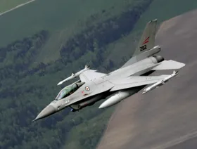 أوكرانيا تتسلم الدفعة الأولى من مقاتلات F-16
