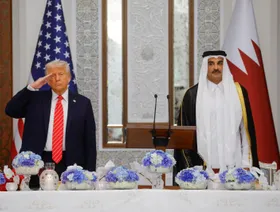 ترمب يوقع أمراً تنفيذياً يعتبر أي اعتداء على قطر تهديداً لسلامة وأمن الولايات المتحدة