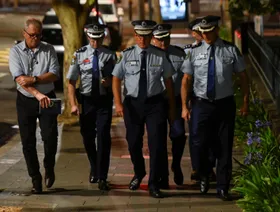 "أب وابنه".. أستراليا تكشف هوية المتهمين في تنفيذ هجوم سيدني